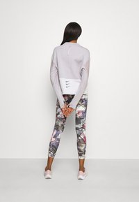 Nike Performance Felpa - grey
