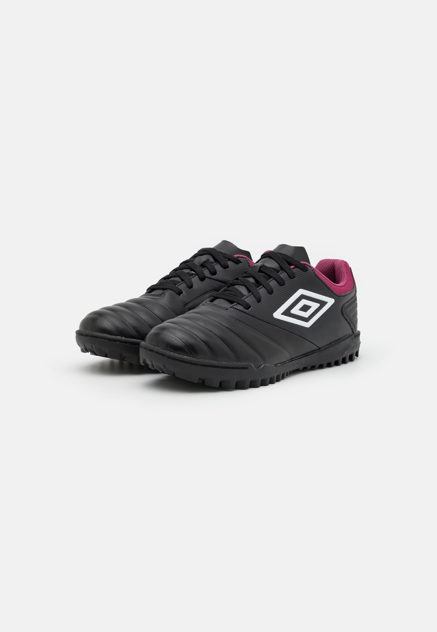 umbro trainers black