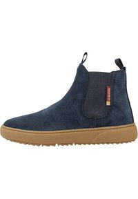 Zilā suede Chelsea botas ar elastīgu sānu paneļa, gumijas zoli un vilkšanas cilpu. Iespējas ar teksturētu apdari un kontrastējošu gumijas zoli.