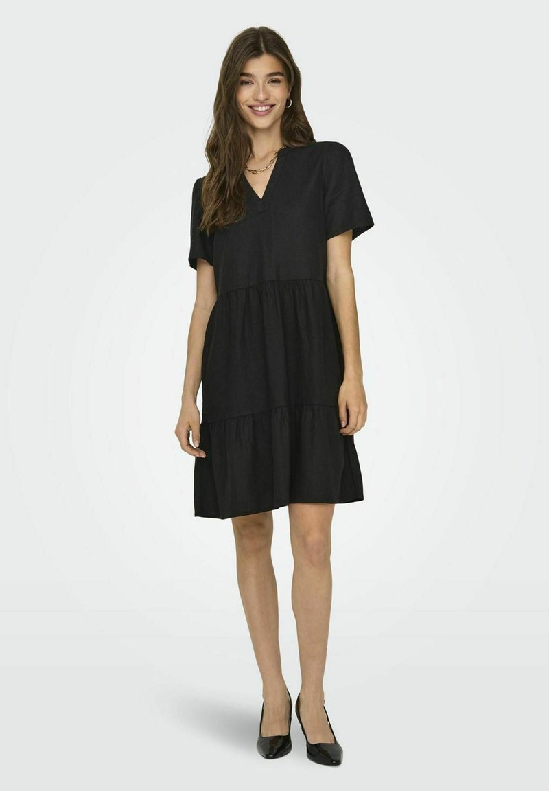 ONLY GLOCKENFÖRMIGES NORMAL GESCHNITTEN V-AUSSCHNITT - Vestido informal - black