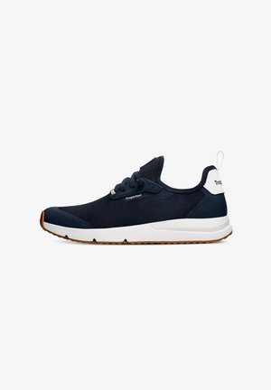 Scarpe sportive navy realizzate con un materiale superiore texturizzato, con una suola bianca e una suola in gomma marrone chiaro. Presentano lacci e dettagli con logo.
