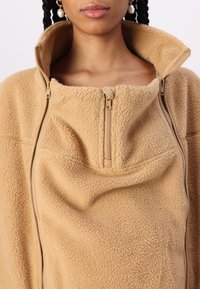 ONLY MATERNITY OLMMAMA  - Jakna iz flisa - cartouche