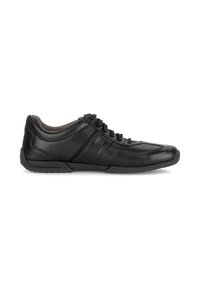 Zwarte leren sneaker met een lage profiel, vetersluiting, subtiele textuur en een gladde afwerking. Beschikt over decoratieve zijstrips en een rubberen zool.