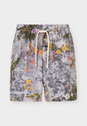 Męskie szorty z szarą kamienną fakturą i wielokolorowym kwiatowym nadrukiem, z białym sznurkiem w pasie.