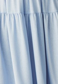 Unselected, sky blue