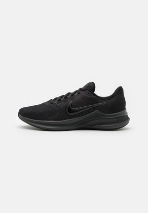 Nike Performance DOWNSHIFTER - Chaussures de running - black/dark smoke grey/light smoke grey