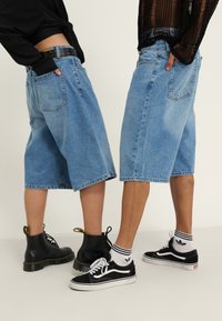 YOURTURN - UNISEX - Denim shorts - light blue denim Thumbnail Image 1