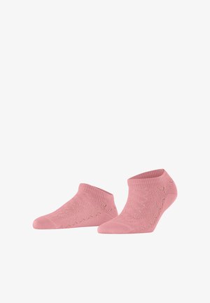 Paar rosa Knöchelsocken mit zartem Blattmuster und gerippten Bündchen, dargestellt vor weißem Hintergrund.
