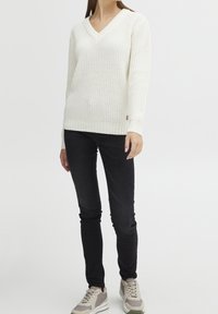 Oxmo Stickad tröja - white