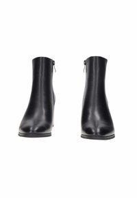 Stivaletti neri in pelle con un design elegante, caratterizzati da una punta arrotondata, una texture liscia e chiusure con zip sul retro.