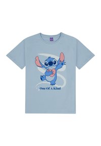 Camiseta de algodón azul claro con un gráfico de Stitch con orejas y brazos rosas, sosteniendo un corazón, acompañado del texto "Único en su especie".