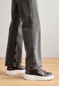 Unselected, antiksilber