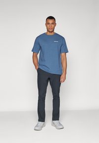 Patagonia LOGO - Tricou cu imprimeu - utility blue
