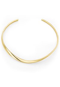 Collana choker in metallo dorato con un design liscio e curvo. Presenta una forma minimalista, aperta, con una finitura lucida e una sottile qualità riflettente.