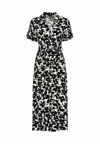 Czarna i biała sukienka w kwiatowy wzór z kołnierzykiem, krótkimi rękawami i związanym w talii paskiem, z długą, zwiewną spódnicą.