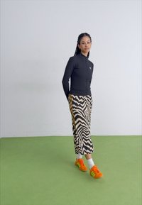 adidas Originals Spordijakk - black