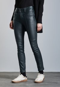 Street One Kalhoty - grün