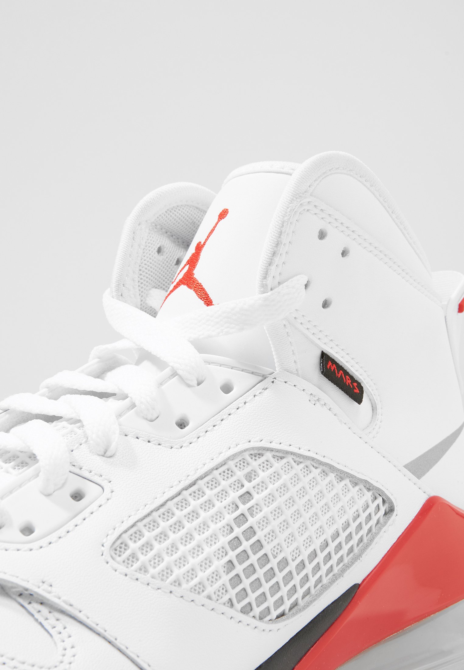 zalando jordan mars 270