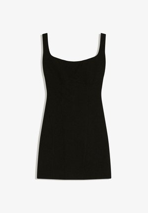 Crna uska mini haljina bez rukava sa kvadratnim izrezom i vidljivim detaljima šavova na bijeloj pozadini.