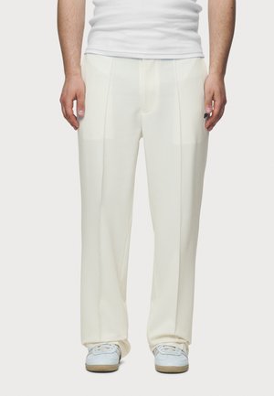 SERRANO WIDE SUIT - Pantalon de survêtement - salty cream