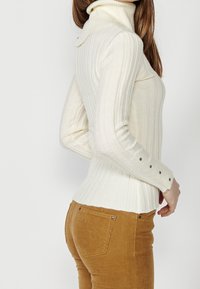 Koroshi Pullover - off-white