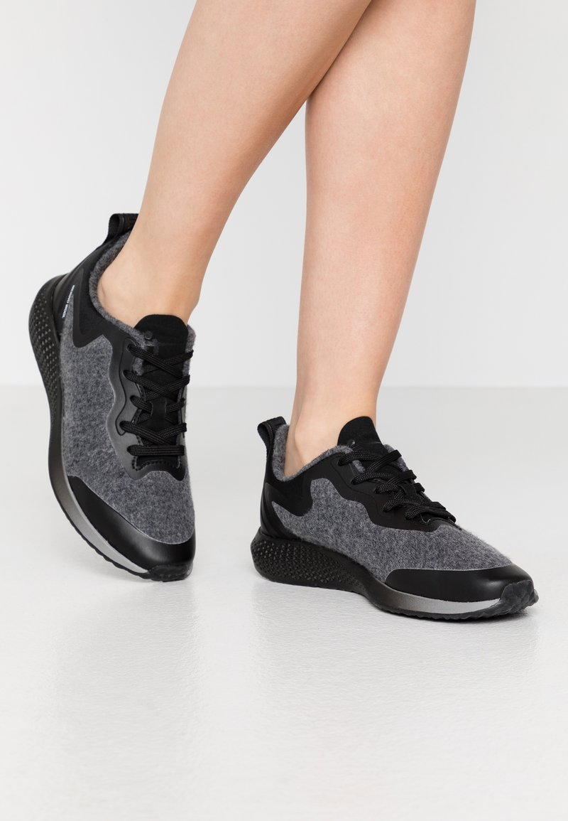 Tamaris Fashletics LACE UP - Sneaker low - shadow/black