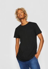 Urban Classics SHAPED LONG - Basic T-shirt - black