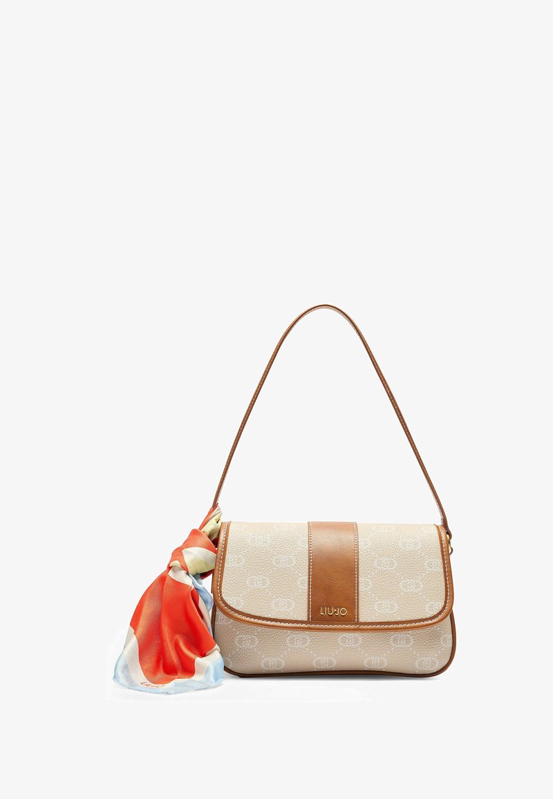 Beige synthetische Handtasche mit einem braunen Ledergriff, mit gemustertem Design, einem magnetischen Verschluss und einem bunten Schal-Akzent.
