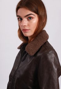Thumbnail Image 4