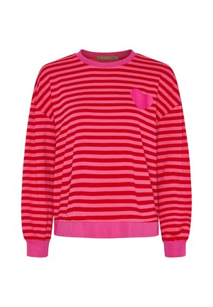 Langærmet rød og lyserød stribet sweater med lyserøde manchetter, kant, halsudskæring og et lyserødt hjerte på venstre bryst.