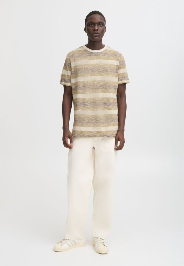 BHJELANI - Basic T-shirt - bleached sand2