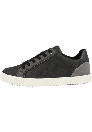 Sneaker nere e grigie con una tomaia testurizzata, punta liscia e un pannello del tallone testurizzato in contrasto. Presentano lacci neri e una suola in gomma bianca.