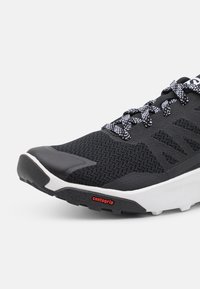 Salomon PATROL UNISEX - Zapatillas de senderismo - black/white