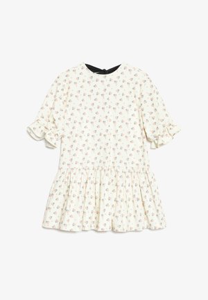 Λευκό φόρεμα με μικρό ροζ και μπλε floral μοτίβο, με κοντά μανίκια με βολάν και φούστα με σούρες στο τελείωμα.