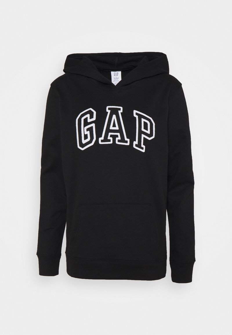 Sudadera negra de mezcla de algodón, con un bolsillo frontal y el logotipo blanco de "GAP" en letra negrita en el pecho. Textura suave, corte estándar.