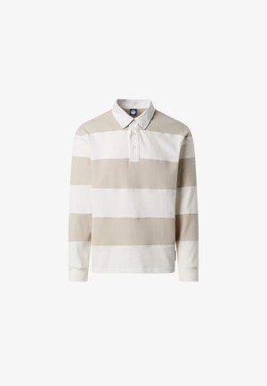 Langärmliges Poloshirt mit breiten horizontalen beigen und weißen Streifen, ausgestattet mit einem weißen Kragen und einer Knopfleiste mit zwei Knöpfen.