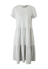 Robe midi gris clair à manches courtes avec volants froncés et col rond, confectionnée en tissu doux et texturé.