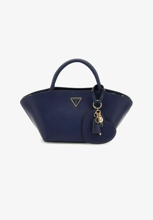 Sac à main Guess bleu marine avec une forme structurée, un extérieur texturé, des poignées doubles et des accessoires en ton doré, incluant un porte-clés en forme de cœur.