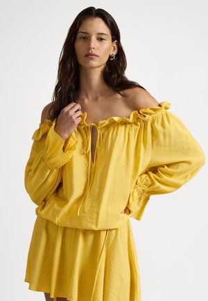 OFF-THE-SHOULDER CREPE DRESS - Denné šaty - collegiate yellow