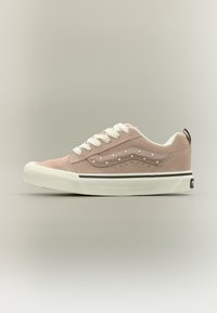 Δεν επιλέχθηκε, warm taupe