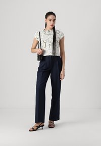 VILA VIWINNIE AYA PANTS - Nohavice - navy