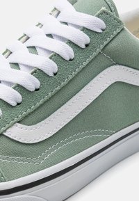 Vans OLD SKOOL UNISEX - Sneakers basse - iceberg green