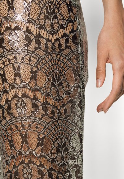 Vaillant TECHNICAL COATED LOW RISE TROUSERS - Παντελόνι - brown coated