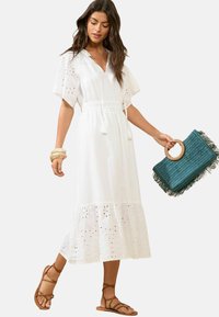 PETITE FIT - EMBROIDERED MIDI  - Hverdagskjole - white