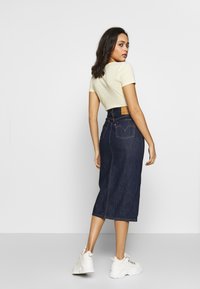 Levi's® BUTTON FRONT MIDI SKIRT - Saia lápis - juniper ridge