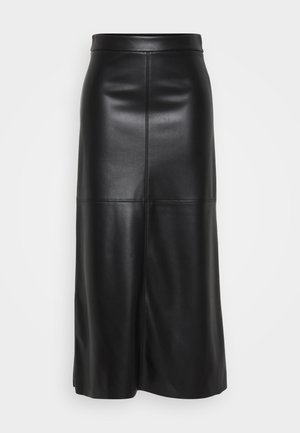 Crna kožna suknja s glatkom teksturom, dizajn do koljena, s vertikalnim šavovima i prednjim prorezom za lako kretanje.