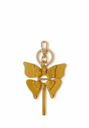 Gelber Schmetterlings-Schlüsselanhänger aus Leder mit goldfarbenen Beschlägen und einem Karabinerhaken auf weißem Hintergrund.