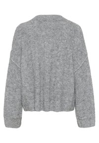 Grå stickad kofta med en kort design, som har en mjuk, texturerad yta, vida ärmar och en rundad krage.