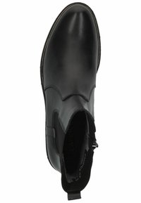 Bota de cuero negro hasta el tobillo con un acabado suave, paneles laterales elásticos y puntera redondeada. Presenta un tacón bajo y detalles de costura sutiles.