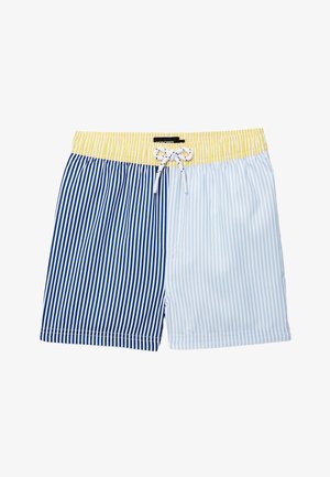 Shorts de bain pour homme à rayures verticales, côté gauche bleu foncé, côté droit bleu clair, avec une ceinture jaune et un cordon blanc.
